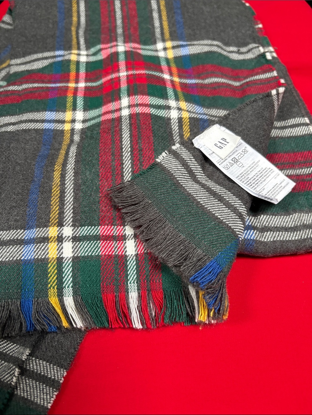 GAP plaid acrylic scarf!